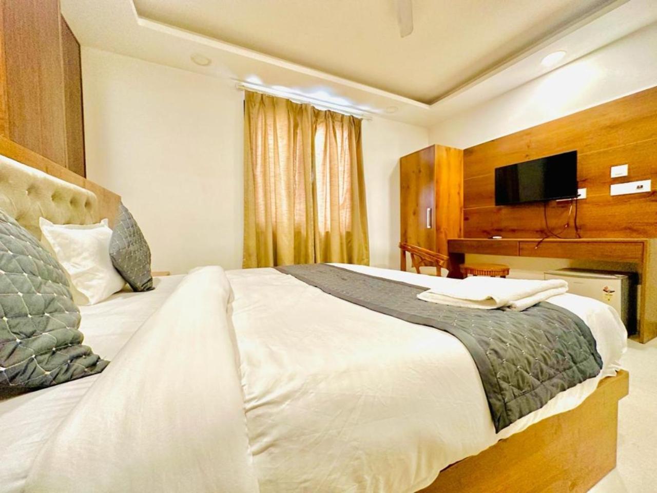 Hotel Qubic Near Igi Delhi Airport Nueva Delhi Exterior foto