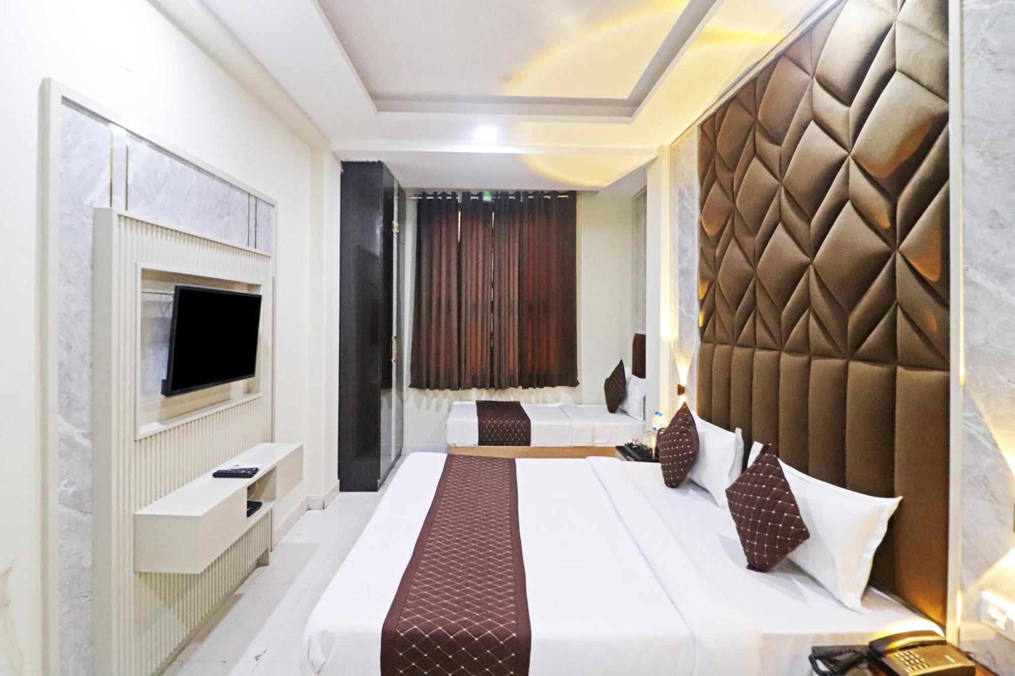 Hotel Qubic Near Igi Delhi Airport Nueva Delhi Exterior foto